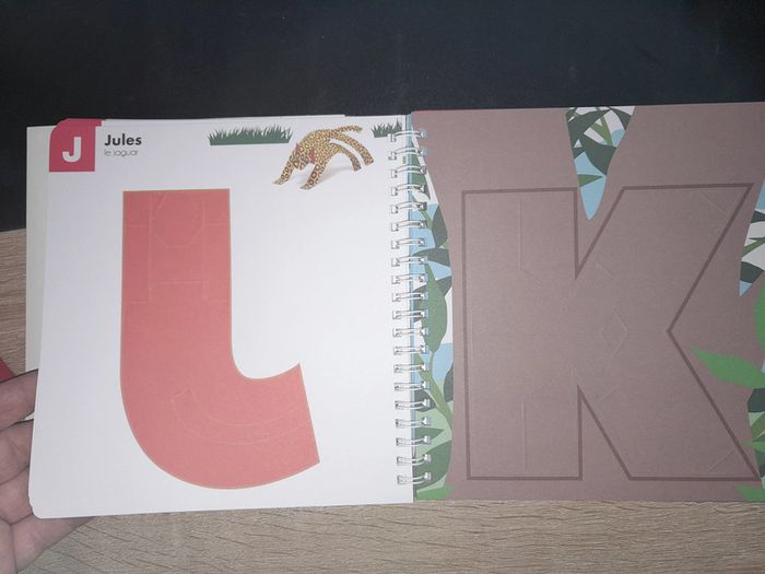 livre alphabêtes - 26 lettres prédécoupées à plier - photo numéro 3