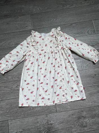 Robe à volants, crème et fleurs rouge Cadet Rousselle 3 ans
