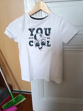 Tee-shirt Kiabi blanc et marine