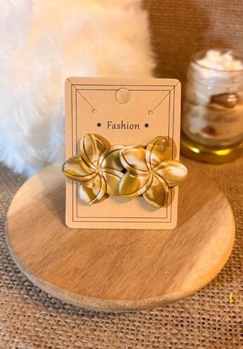 Puce d'oreille fleur 