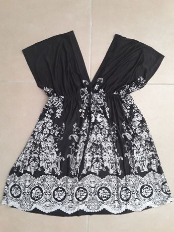 Tunique blanc et noir XL TBE