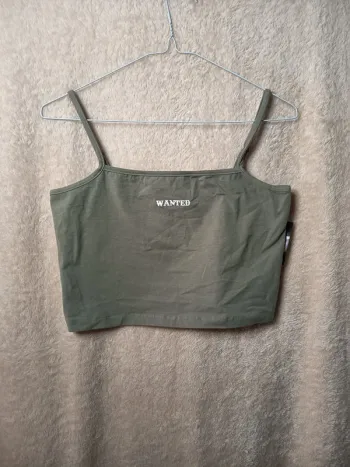 Crop-top a bretelles. Marque Ardene (A337)