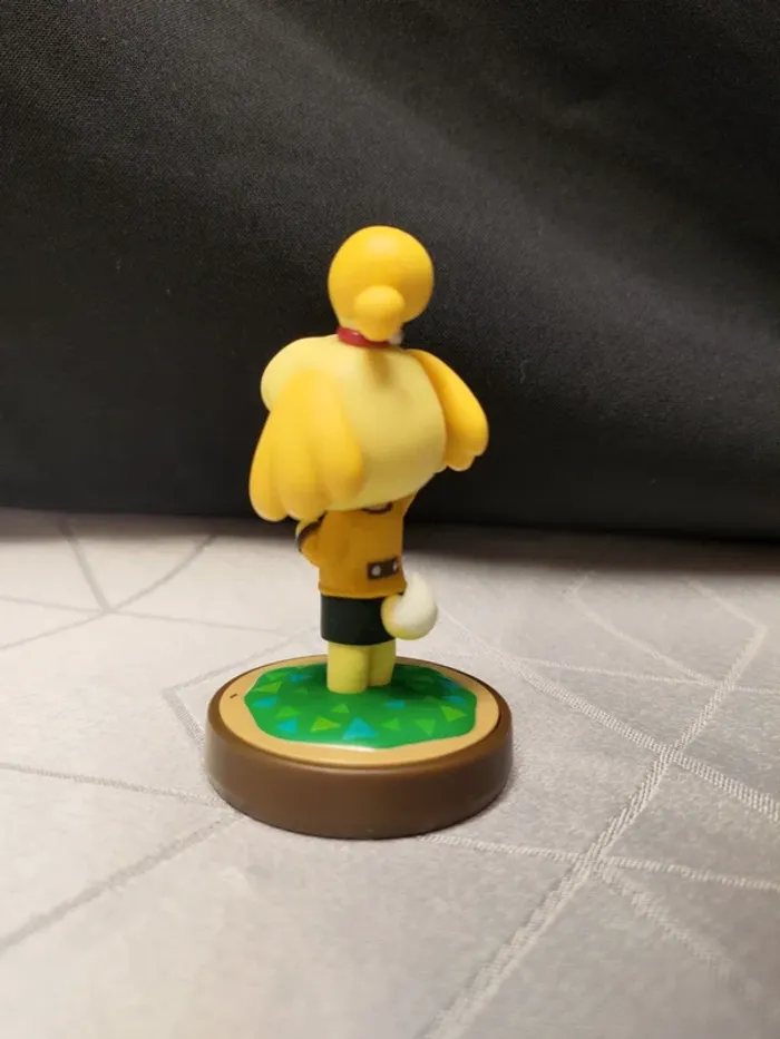 Figurine Amiibo Marie / Isabelle Summer - photo numéro 2