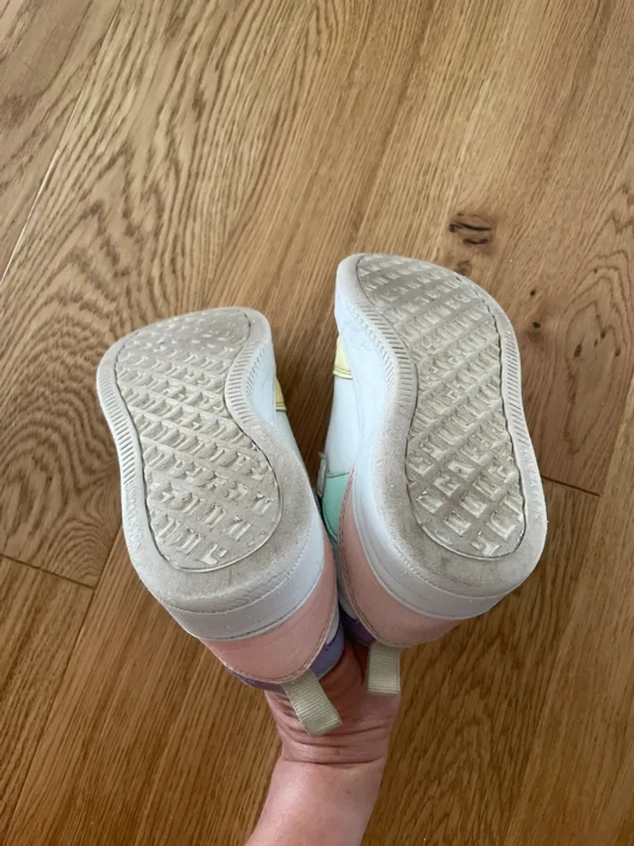 Baskets Skechers taille 33 - photo numéro 4