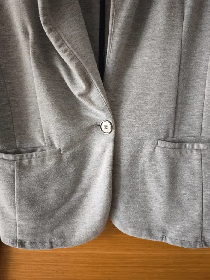 Veste grise - photo numéro 3