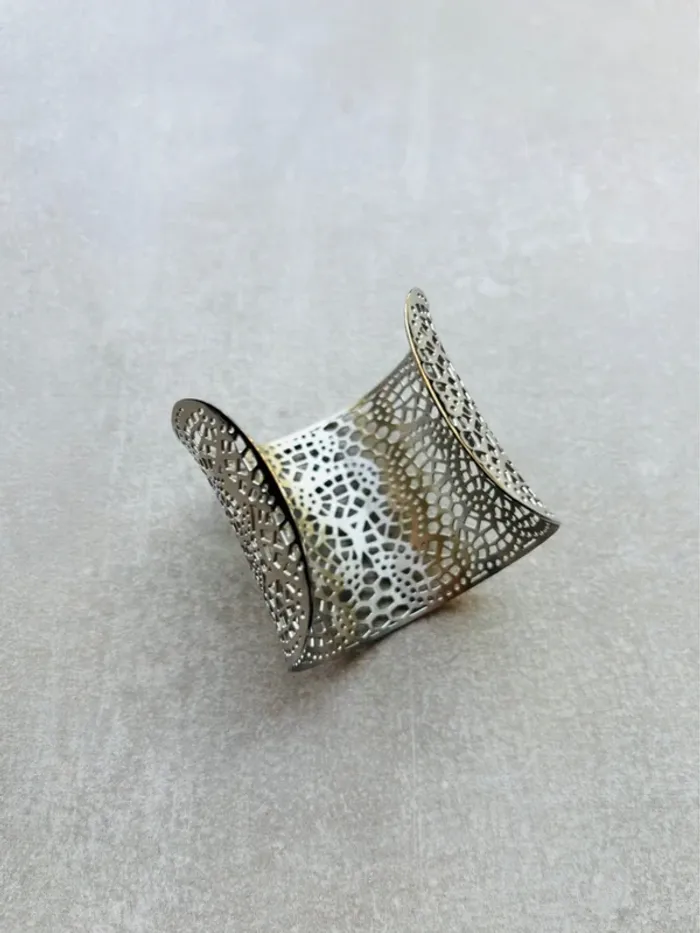 Magnifique bracelet manchette argenté acier inoxydable neuf - photo numéro 3