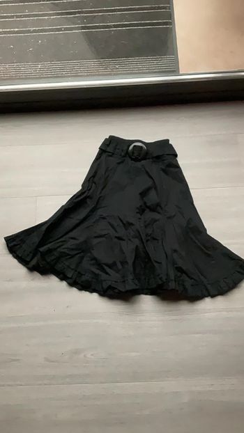 Jupe noire plissée à volants 6 ans (n°44)