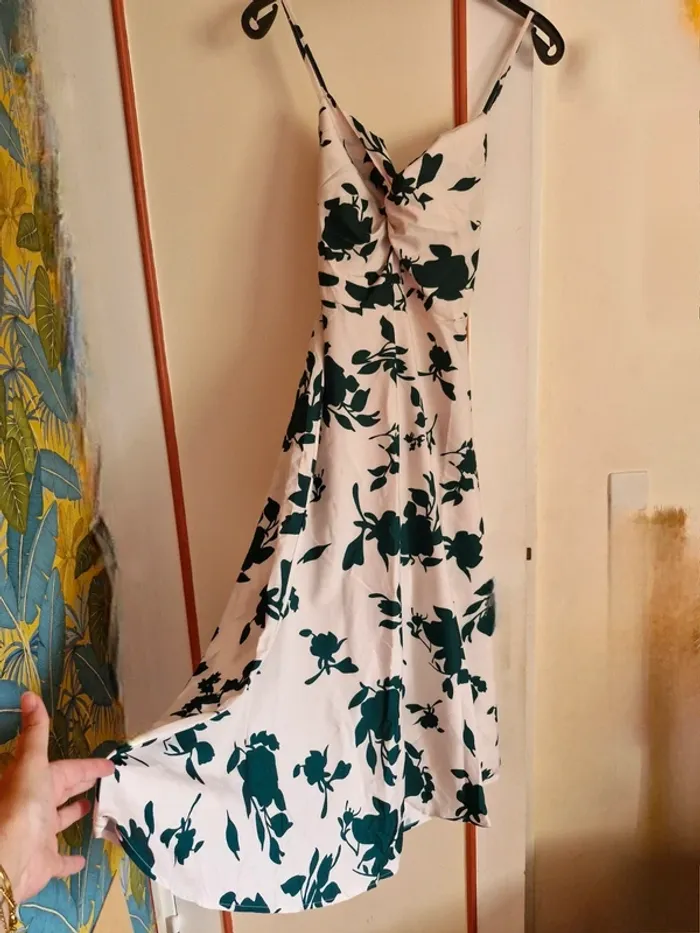 Très belle robe été dos nu, imprimé floral - photo numéro 4