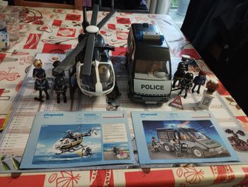 Lot Playmobil Police 9363 et 6043