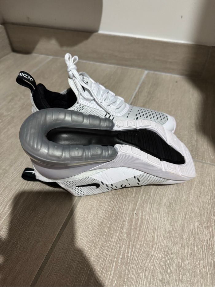 Basket W air Max 270 taille36,5 - photo numéro 3