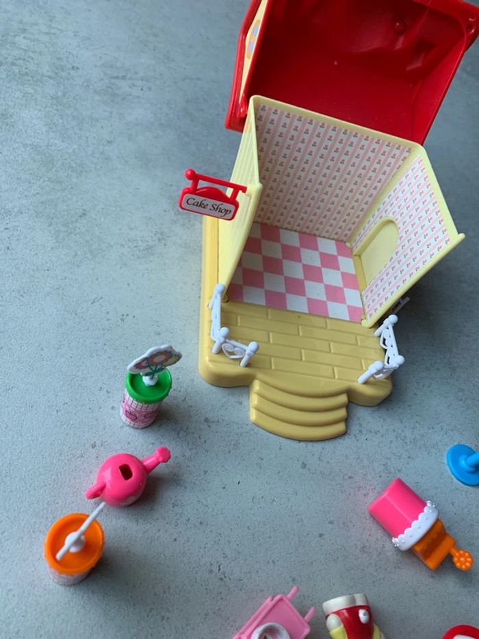 Lot jouet café shop hello kitty avec terrasse et accessoires sanrio - photo numéro 12