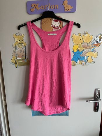 Débardeur rose, taille S, marque Gemo.