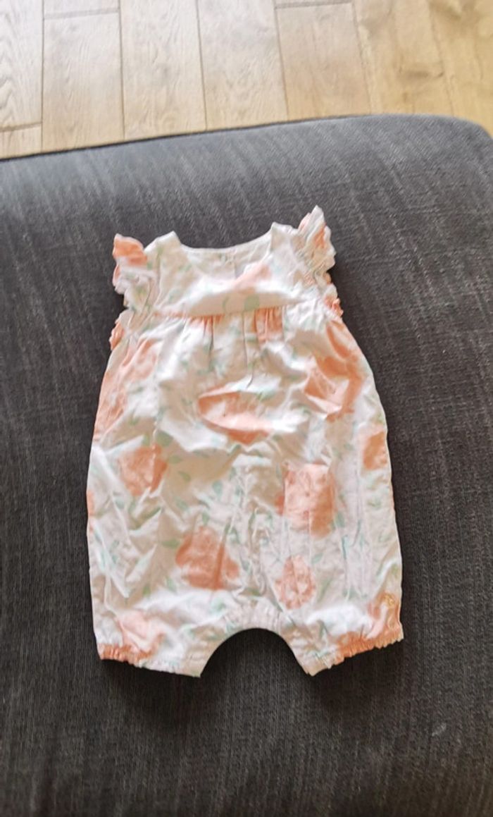 Jolie combicourte taille 24 mois