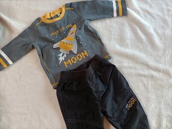 Ensemble pull + pantalon 6 mois