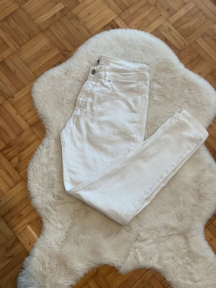 Jean blanc taille 38/40 R8 - photo numéro 2