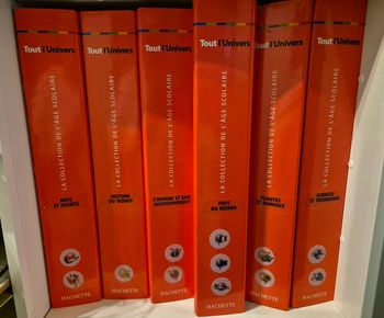 Collection complète de 6 classeurs Tout l'univers Hachette