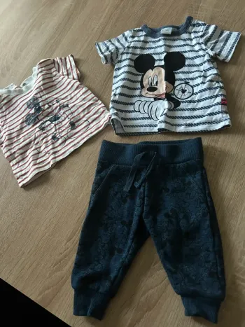 Ensemble pantalon 0-3 mois tee shirt Mickey 3 mois