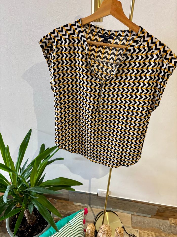 Blouse manches courtes taille S - photo numéro 2
