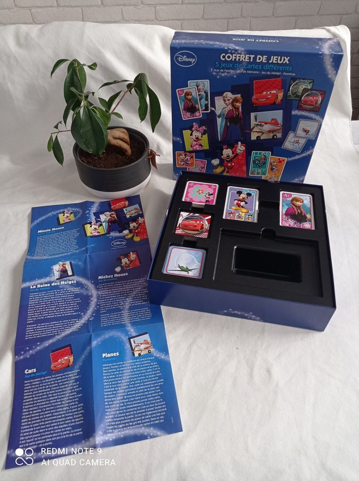 Boite de 5 jeux de cartes disney