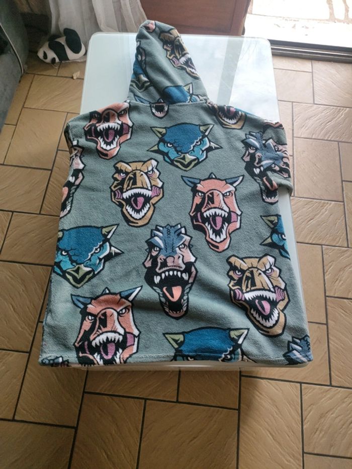 Poncho Jurassic world polaire avec capuche et poche 13-14 ans - photo numéro 2