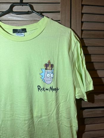 T-shirt vert Rick et Morty Bershka Taille M