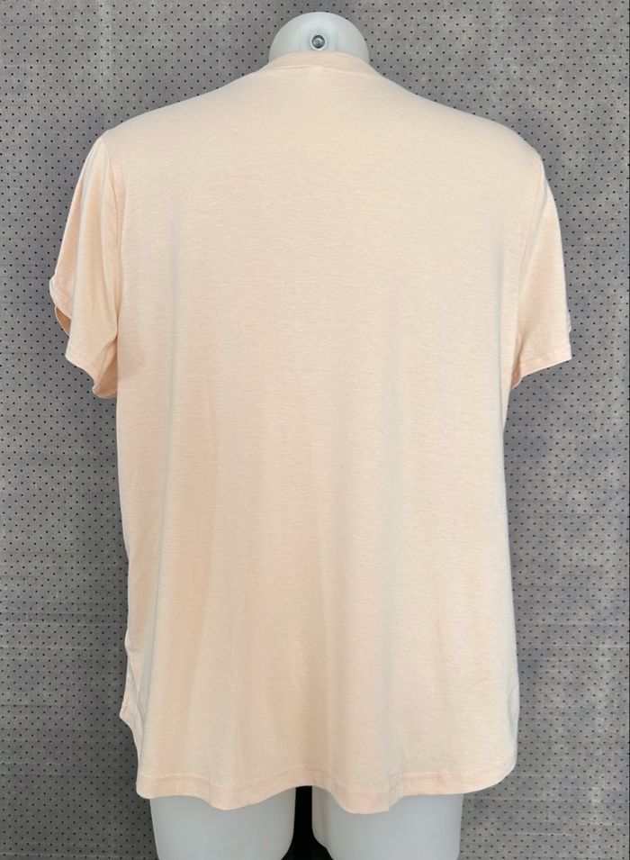 T-shirt à manches courtes col en V taille M - photo numéro 2