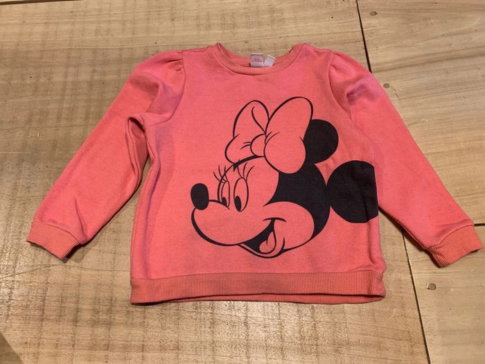 Pull rose Minnie taille 4 ans