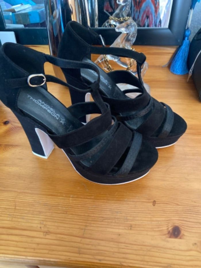 Sandales talons hauts carrés avec plate-forme