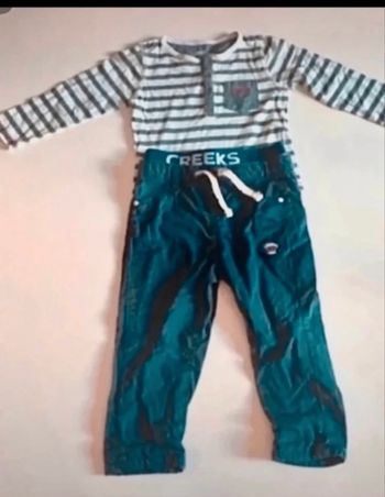 Ensemble haut et bas TRÈS BON ÉTAT garçon taille 24 mois couleurs bleu marine et blanc