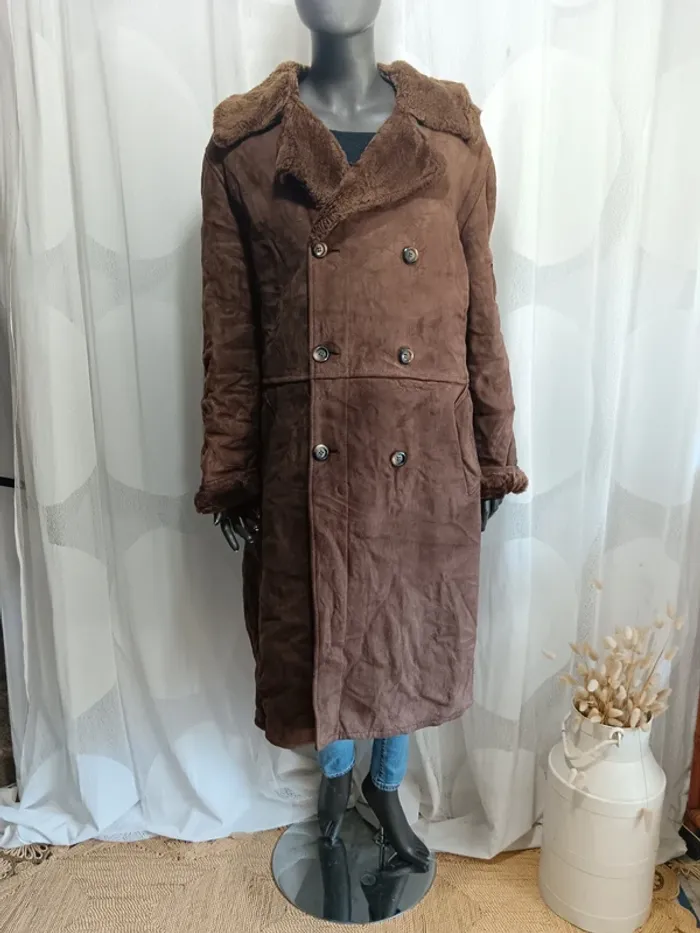 Burberry "manteau d'exception cuir retourné" t. - photo numéro 5