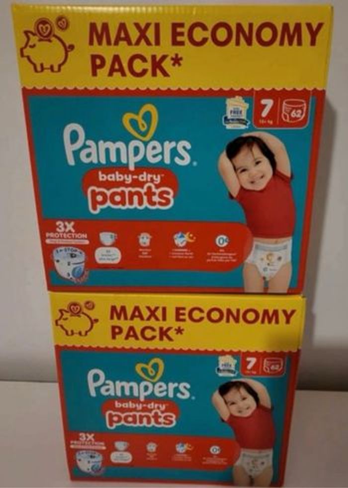Deux cartons couche Pampers maxi economy taille 7 culotte