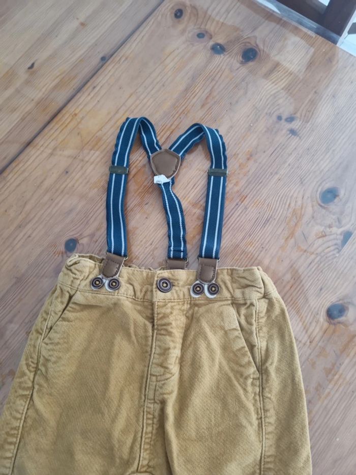 Pantalon avec bretelles 9 mois - photo numéro 2