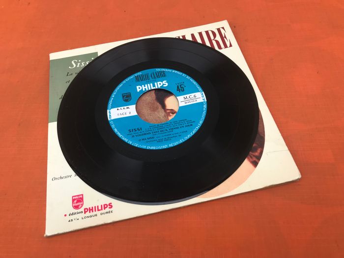 Livre-Disque 45 tours Sissi " Les disques Magazines Marie-claire " (1959) - photo numéro 3