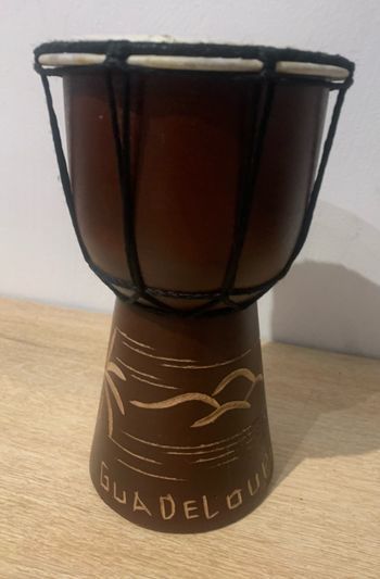 Beau Djumbé sculpté