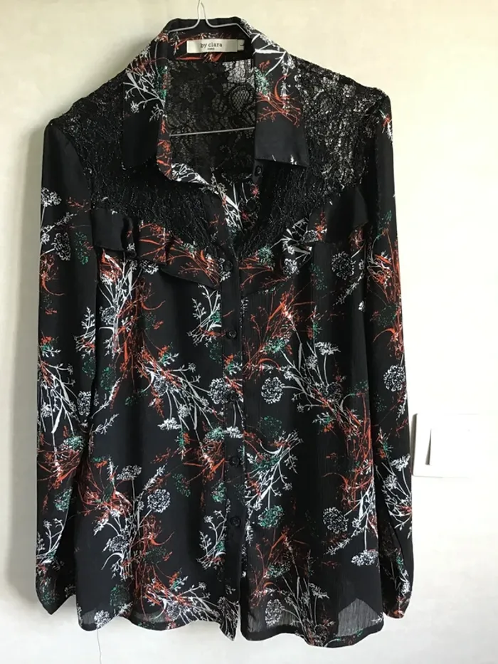 Blouse avec empiècement dentelle marque By Clara