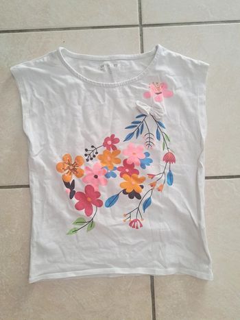 Tee-shirt manches courtes blanc motif fleurs 👧 Orchestra en TBE