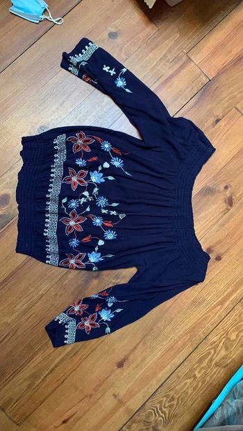 Magnifique tunique brodée taille s/m