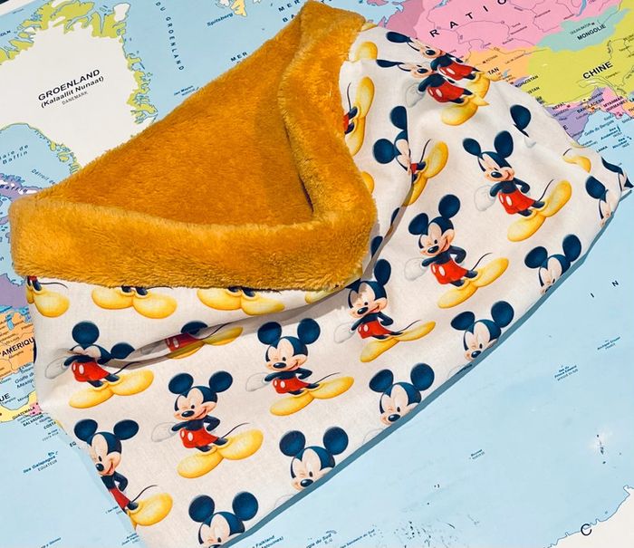 snood mickey disney taille 2/4 ans