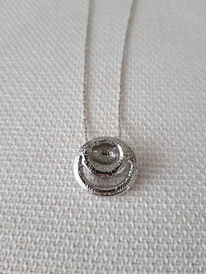 Collier avec pendentif - photo numéro 3