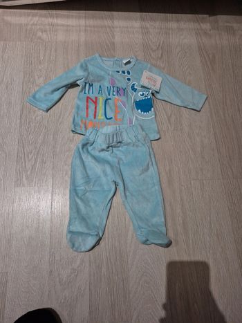 Pyjama neuf 6 mois