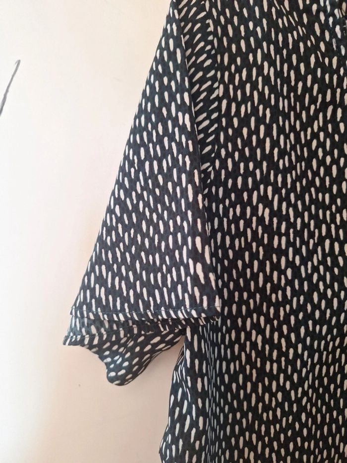 T-shirt vert foncé, motifs noirs et blancs L - photo numéro 2