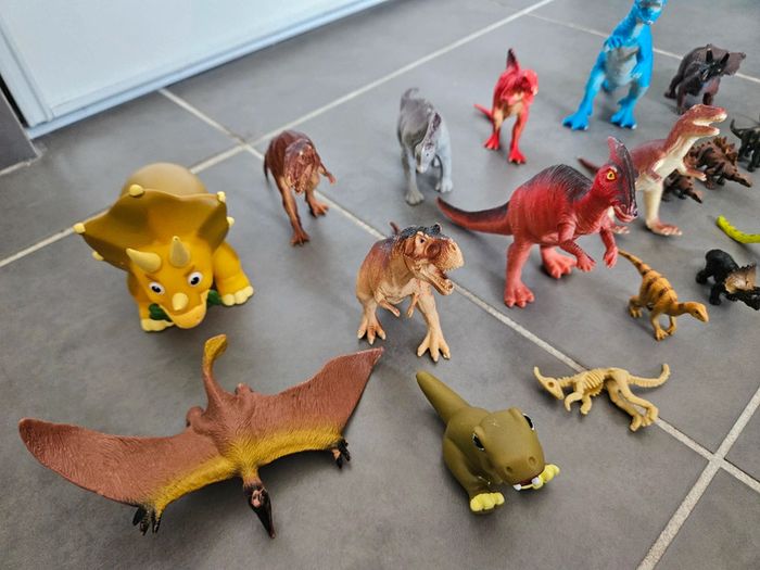 Lot de 21 dinosaures, Bon état, très propres - photo numéro 8