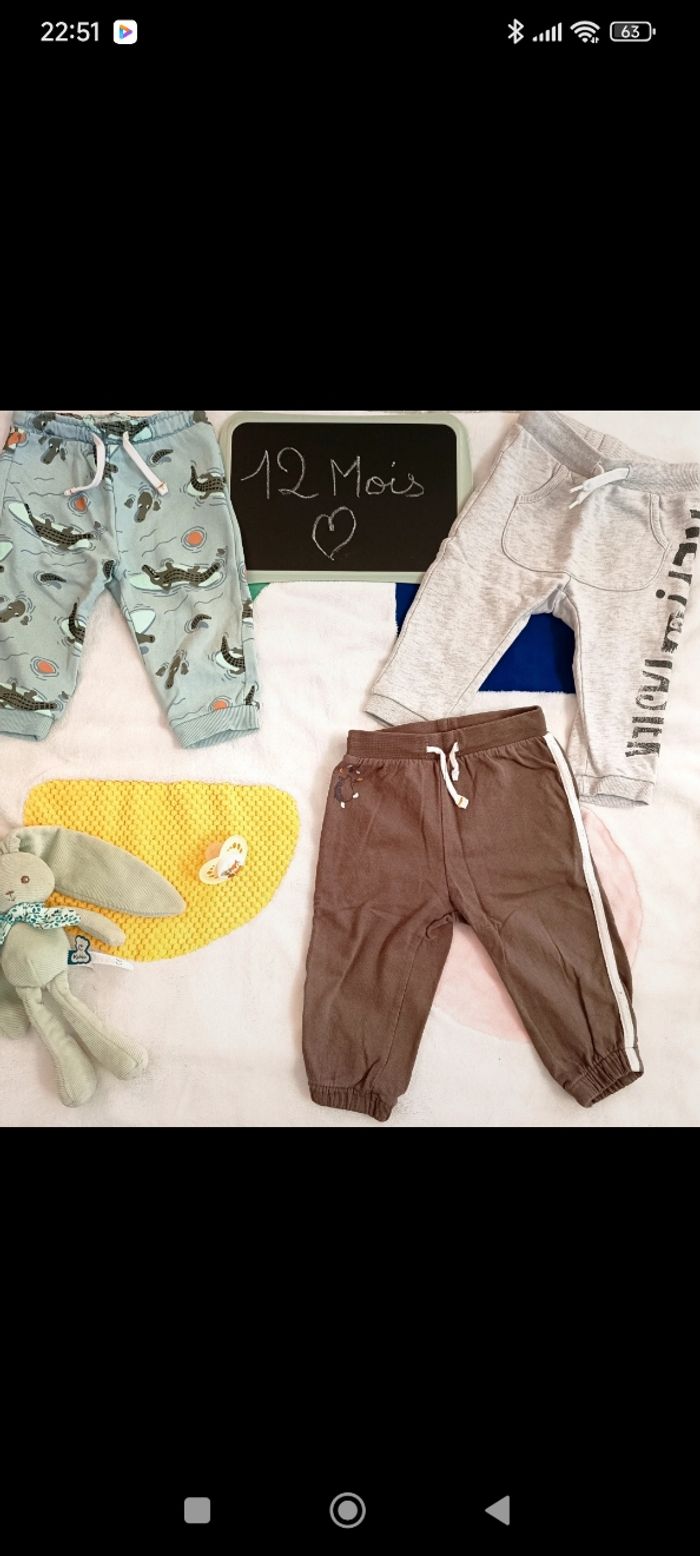 Lot joggings taille 12 mois