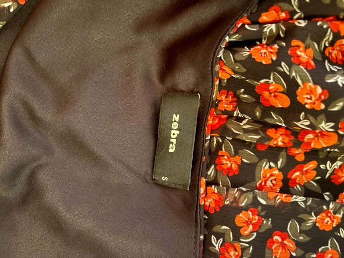 Robe bohème fleuri rouge sur fond noir taille S (36) Zebra - photo numéro 5