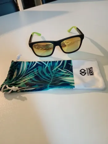 Lunette de soleil enfant