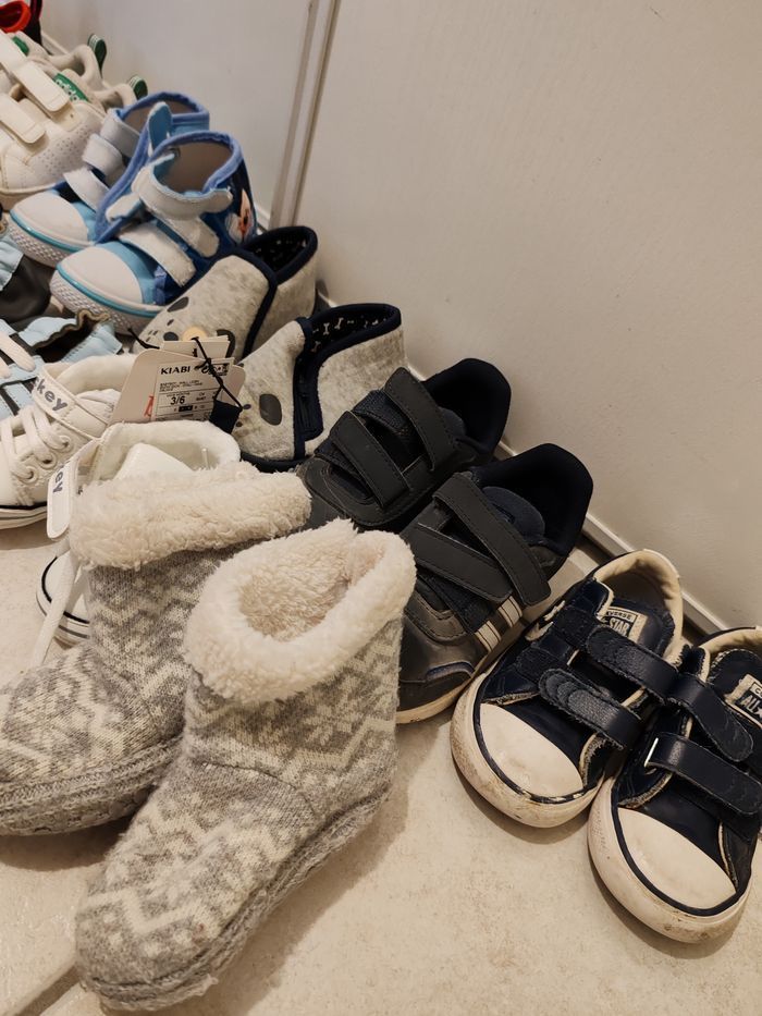 Lot de 16 paires de chaussures pour enfant - photo numéro 4