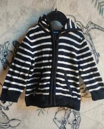 Gilet 
De la marque Kiabi
Taille 9 mois