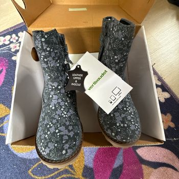 Jolie bottines vertbaudet neuves avec étiquette pointure 24