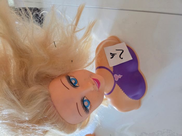 Lots poupee licorne et dora - photo numéro 4