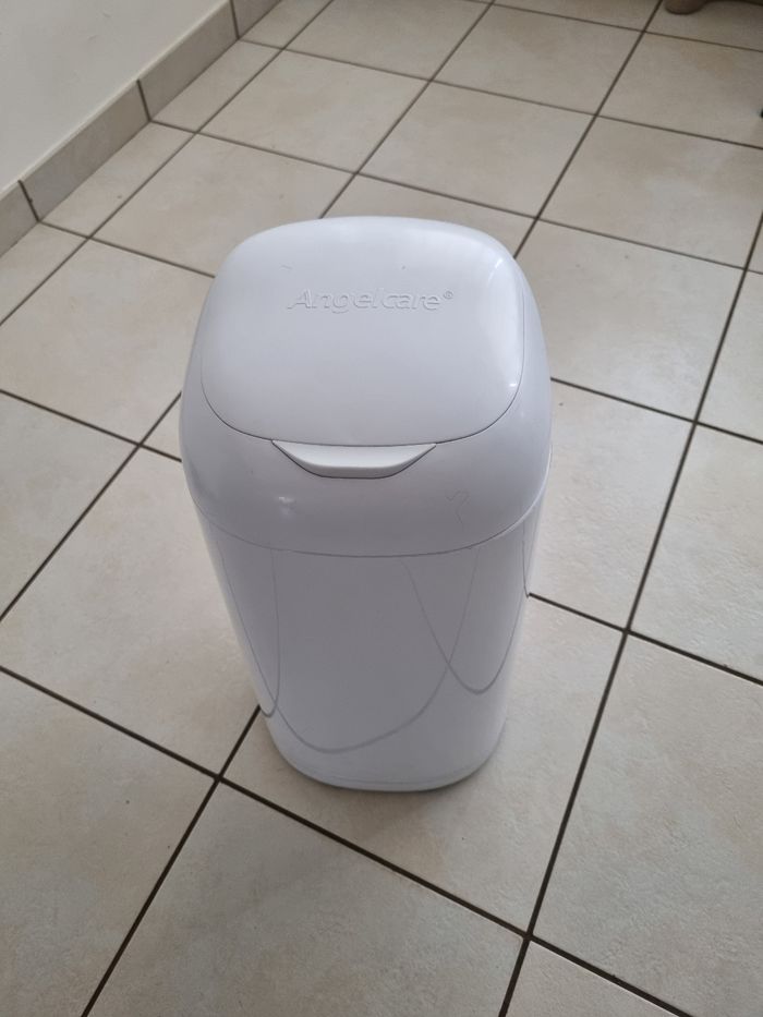 Poubelle à couche - photo numéro 2